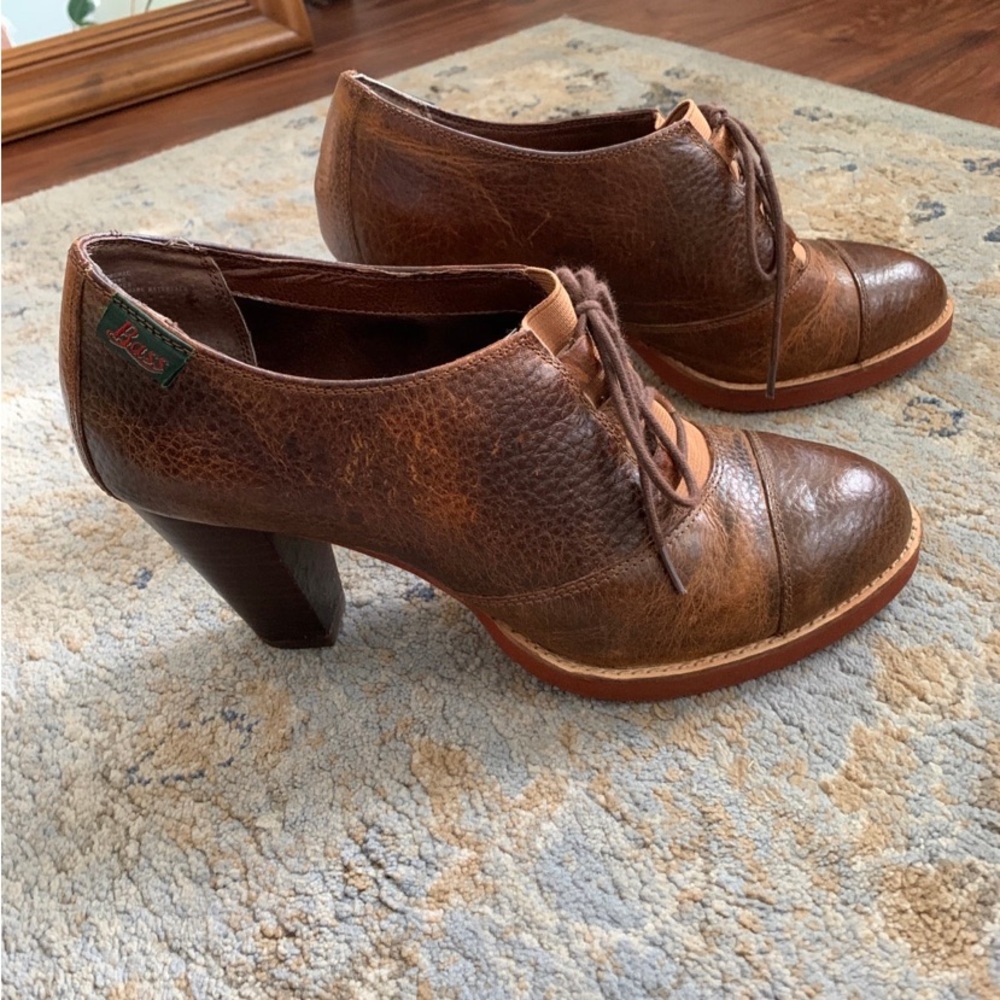 Bass Shoes - Picture 2 of 2
